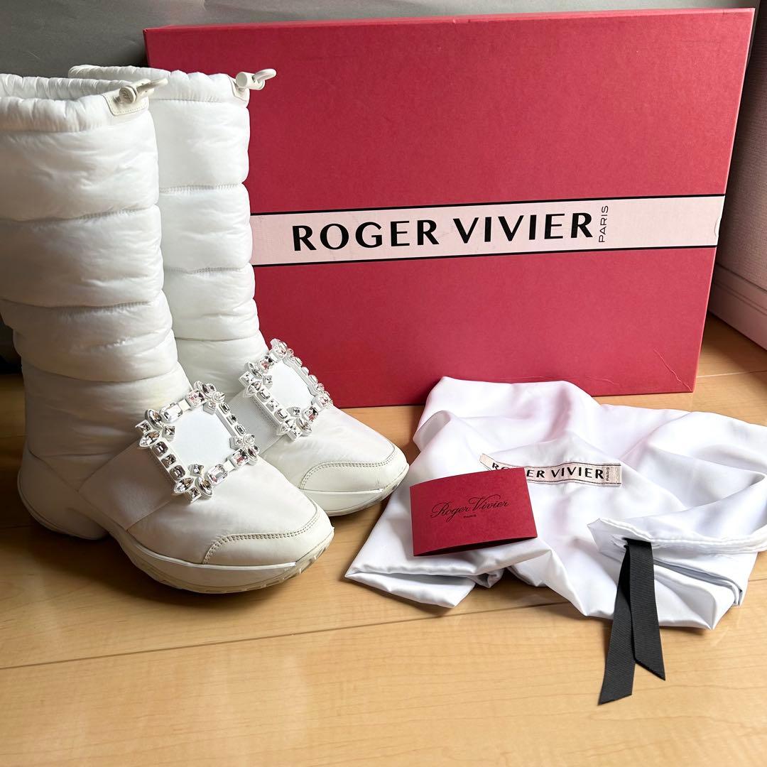 ロジェヴィヴィエ クリスタルバックル ヴィヴ ラン ブーツ　スノーブーツ　白