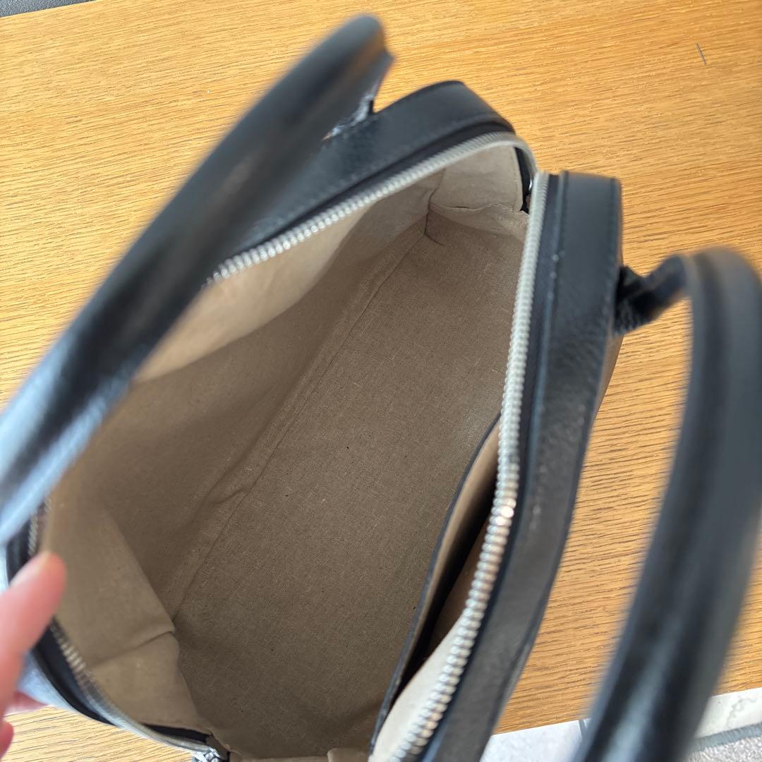 メゾンカナウ　ラウンドボストン　ハンドバッグ　レザー　黒