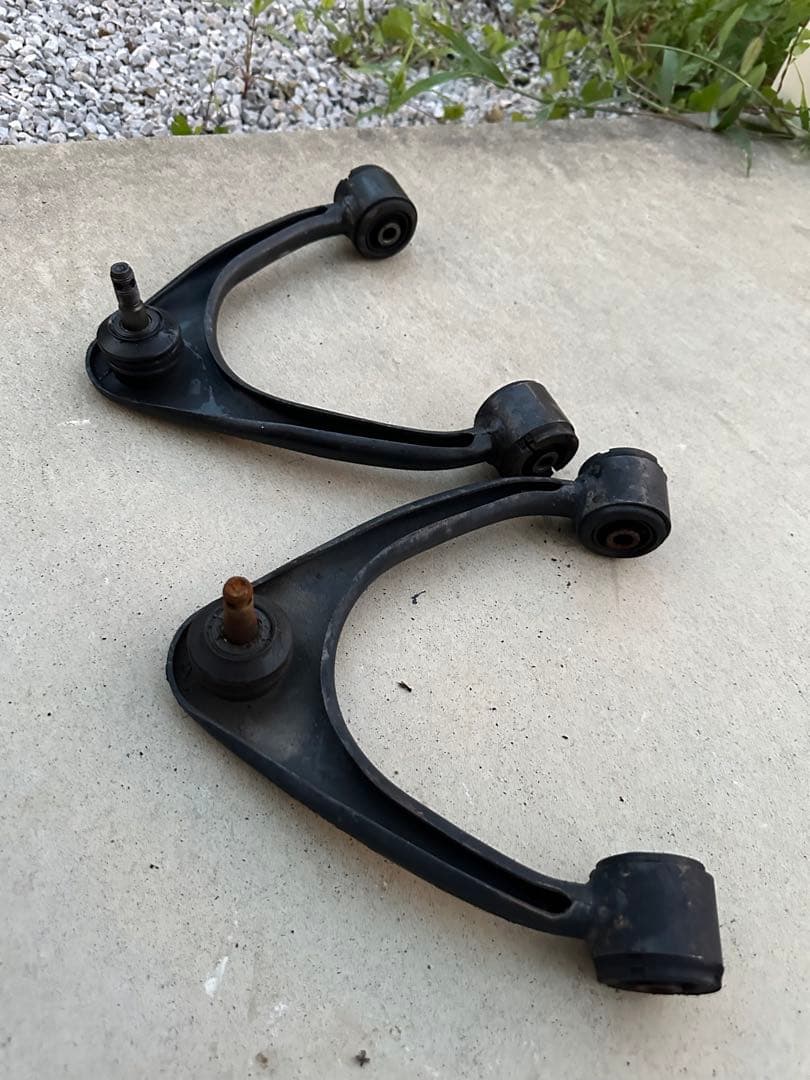 JZX100 アッパーアーム　チェイサー　マークII トヨタ　アルテッツァ