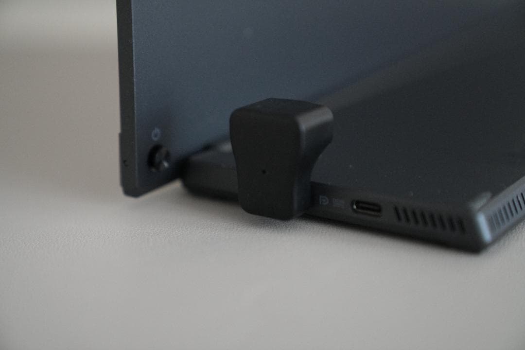 ASUS ZenScreen MB16QHG ポータブルモニター