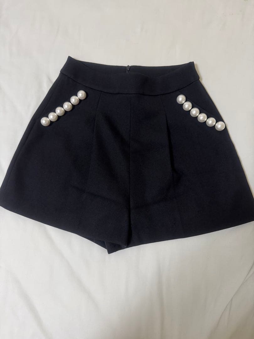 sheller シェリエ パール付 ショートパンツ 黒 ブラック Sサイズ