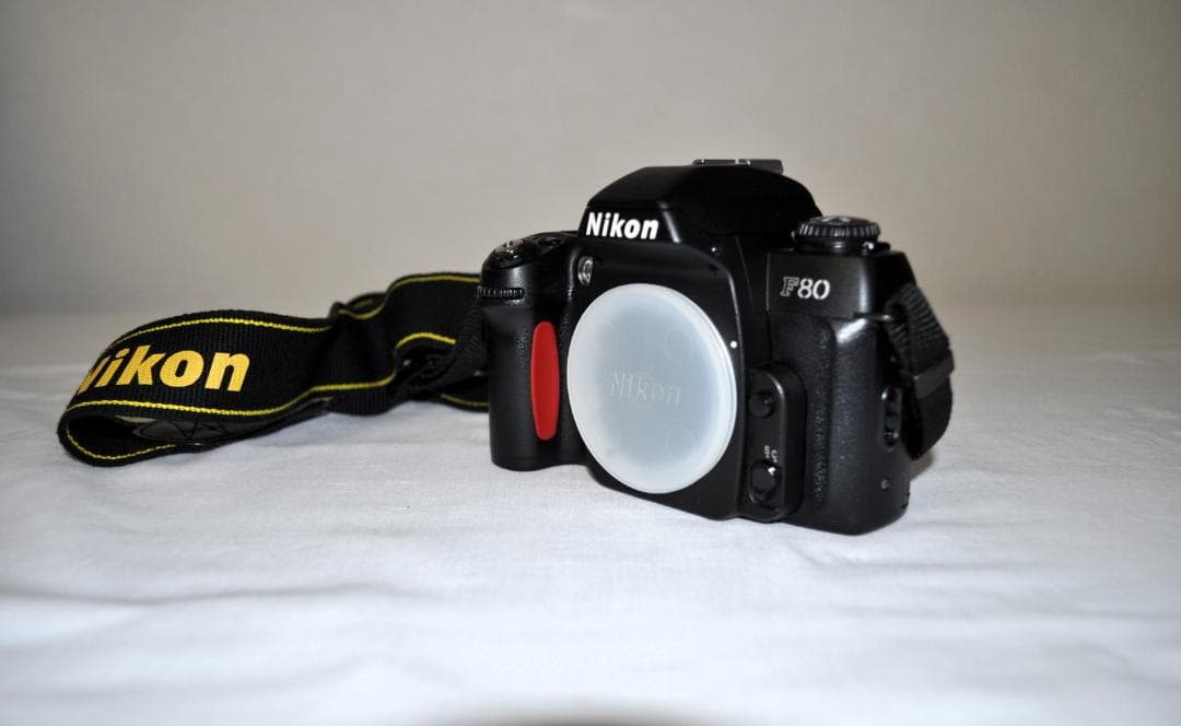 Nikon F80 フィルム一眼レフカメラ　レンズ2本付き