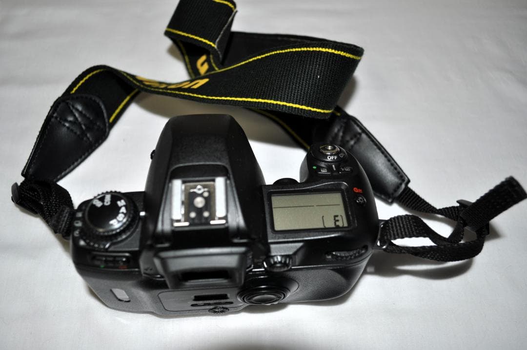 Nikon F80 フィルム一眼レフカメラ　レンズ2本付き