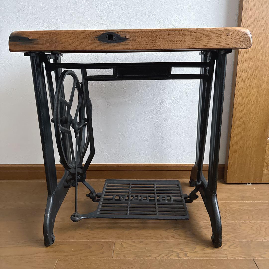 ミシン型テーブル　アンティーク風　小型　キャスター付き　アイアン　木製テーブル