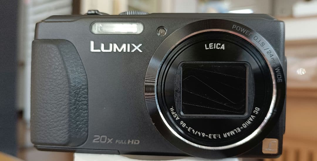LUMIX DMC-TZ40 コンパクトデジタルカメラ　パナソニック