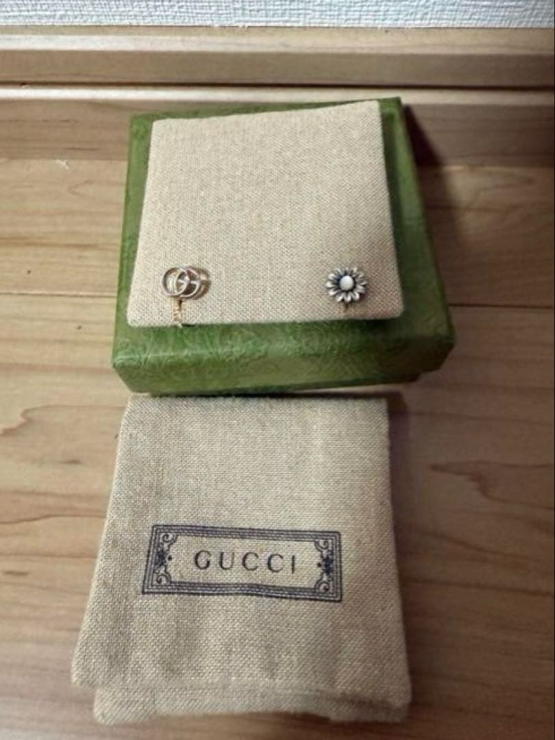 GUCCI、ピアス