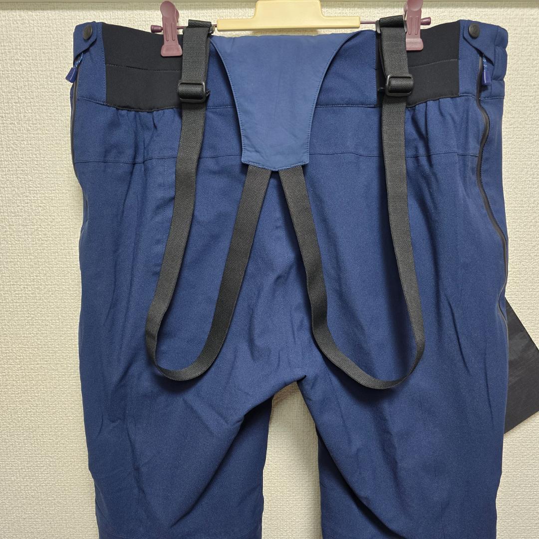 #モンベル　新品未使用1月購入　ドライテックインシュレーテッドビブ 　XL-S