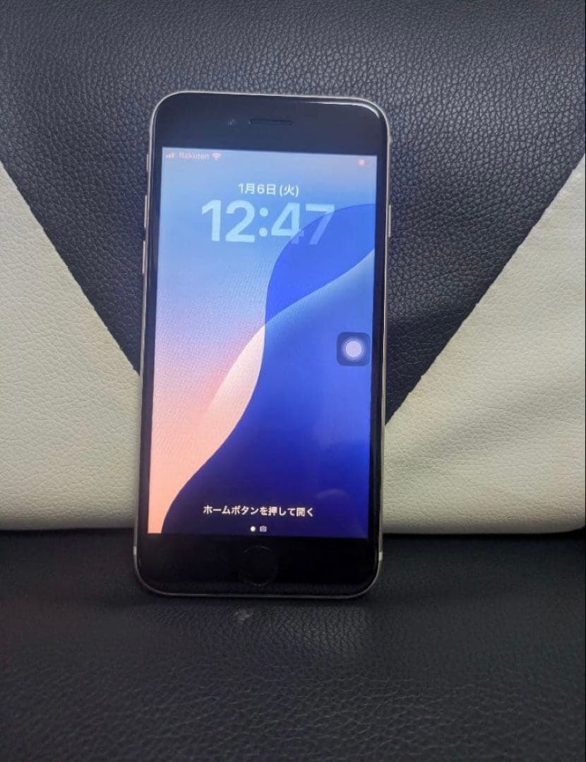 画面新品　iPhoneSE 第3世代 64gb SIMフリー 白