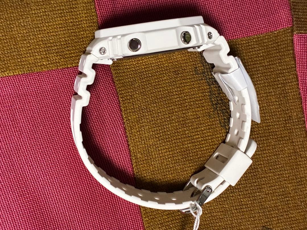 G-SHOCK GA-2100 ホワイトカシオーク未使用品