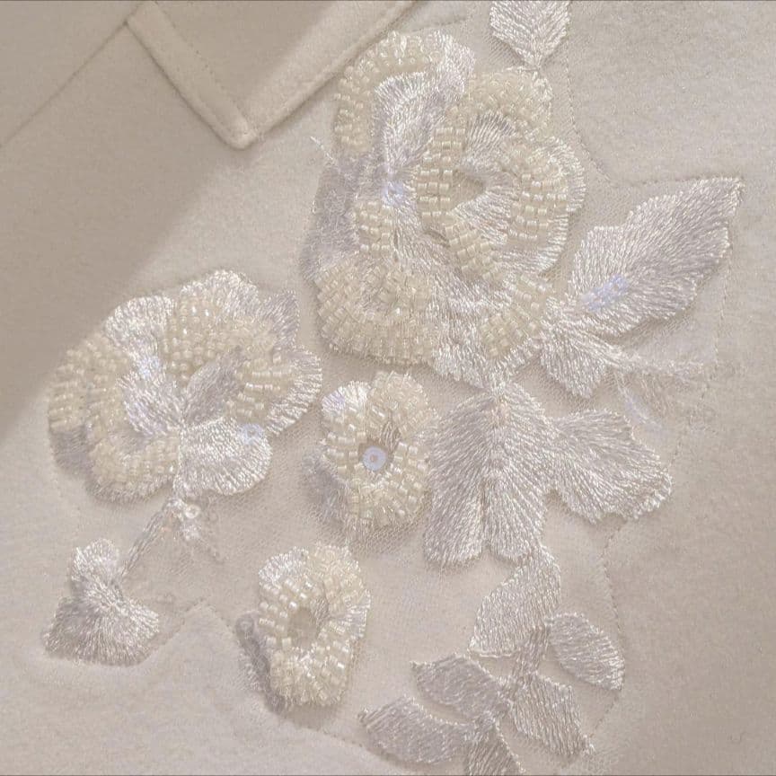 ピコロ様　タグ付スーパービューティー　ケープ調コート40　￥30800 ビジュー