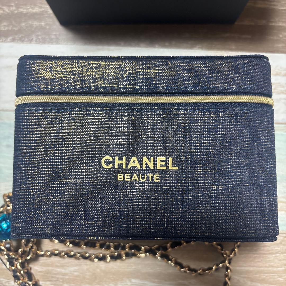 CHANEL バニティ ポーチ チェーン付き ノベルティ