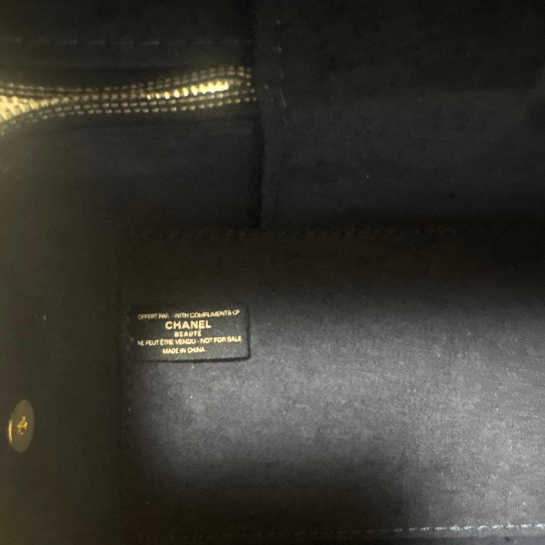 CHANEL バニティ ポーチ チェーン付き ノベルティ