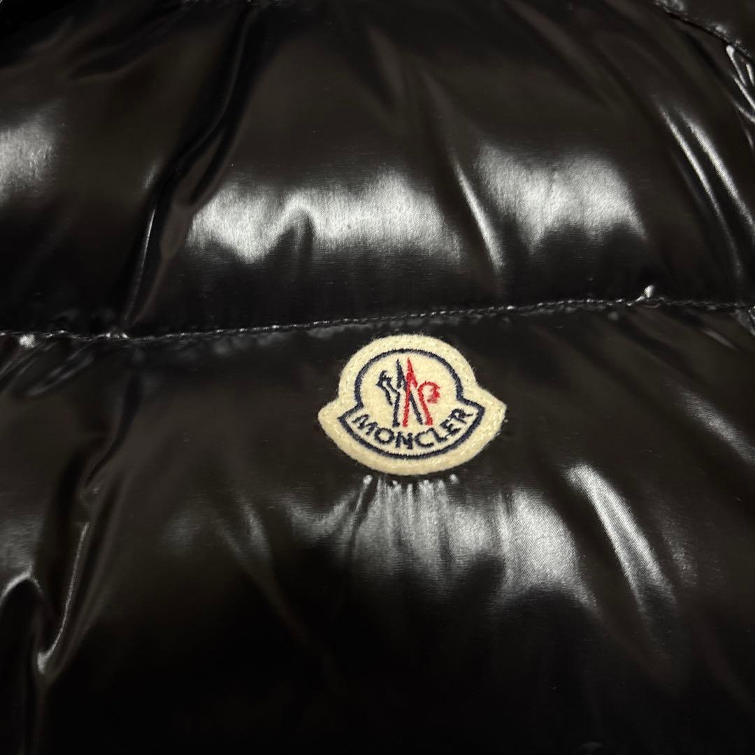 MONCLER 黒 ダウンベスト