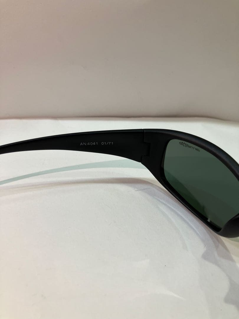 arnette アーネット　イタリア製 布ケース付き　サーフィン　スノボー