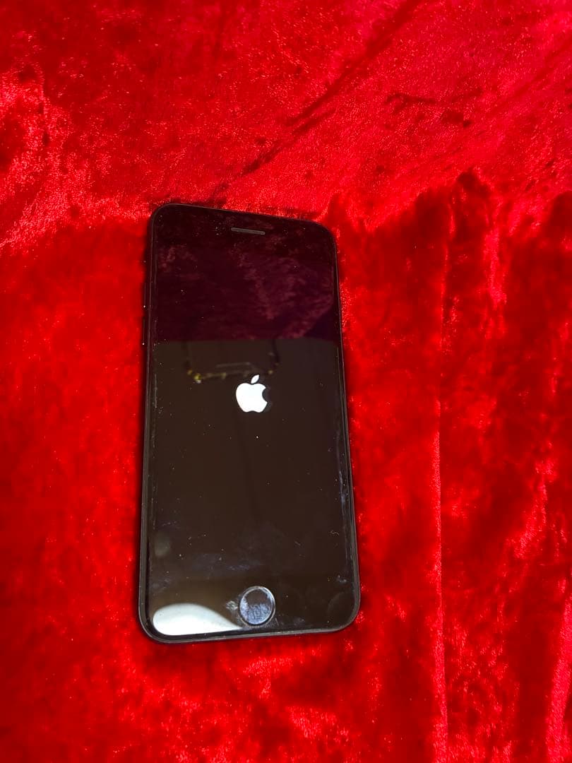 iPhoneSE2本体 64GB SIMフリー型　SIMロック解除済み