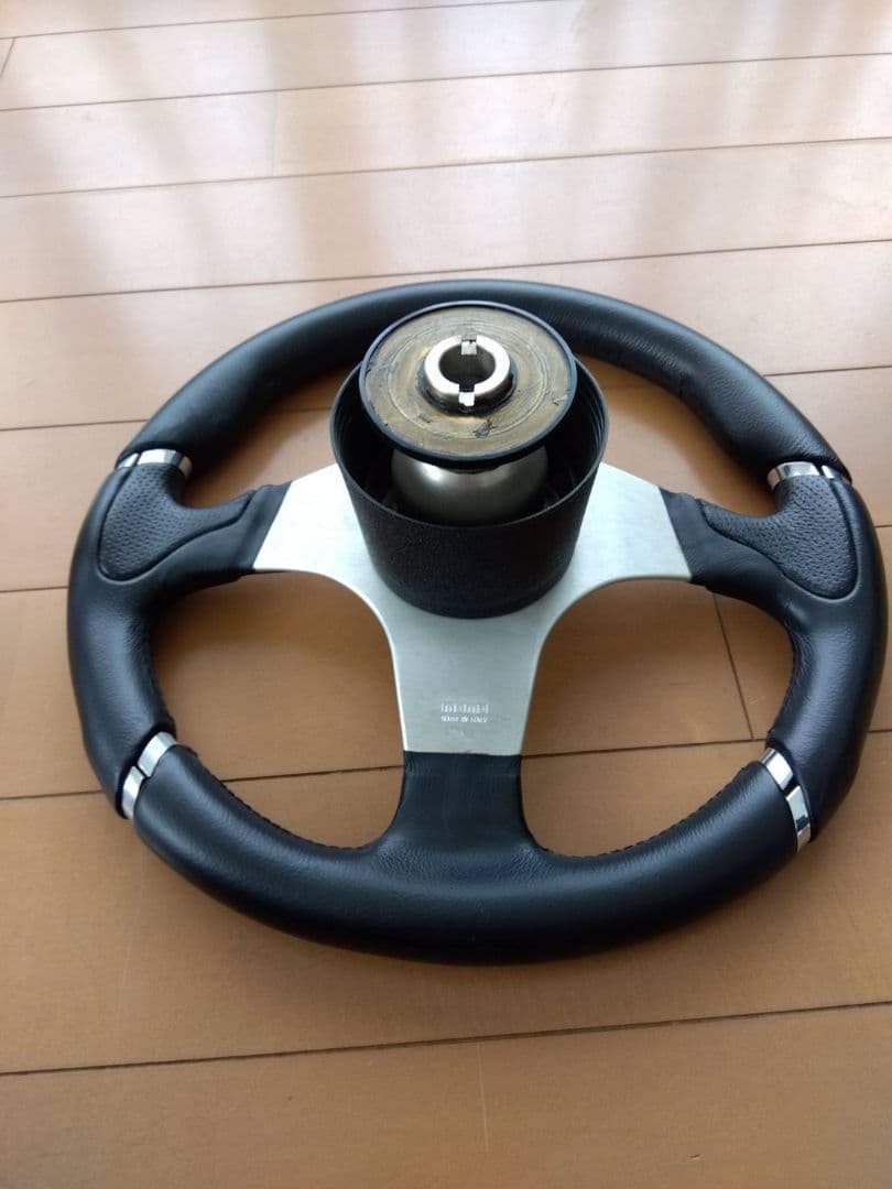 MOMO 　ステアリング　MILLENIUM　ミレニアム　35パイ