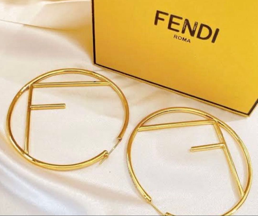 FENDI ゴールド フープピアス（片耳）