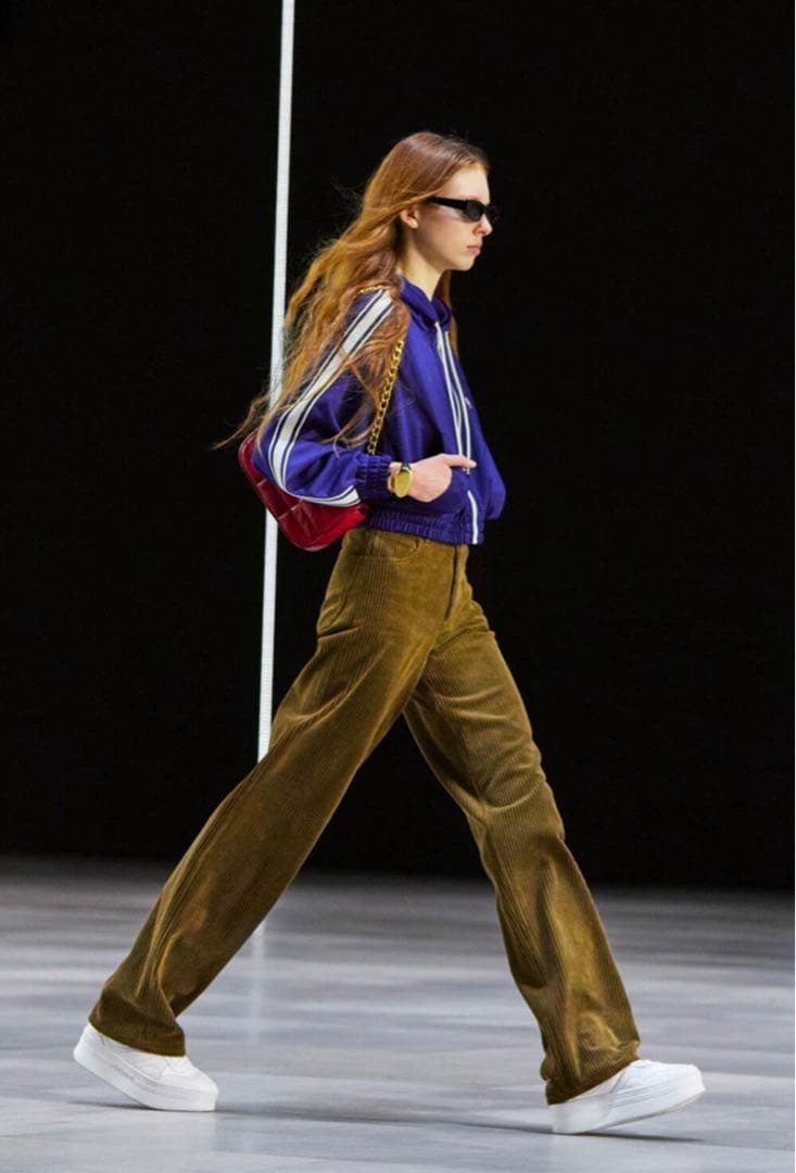 【ほぼ新品】CELINEキティジーンズ コーデュロイ パンツ