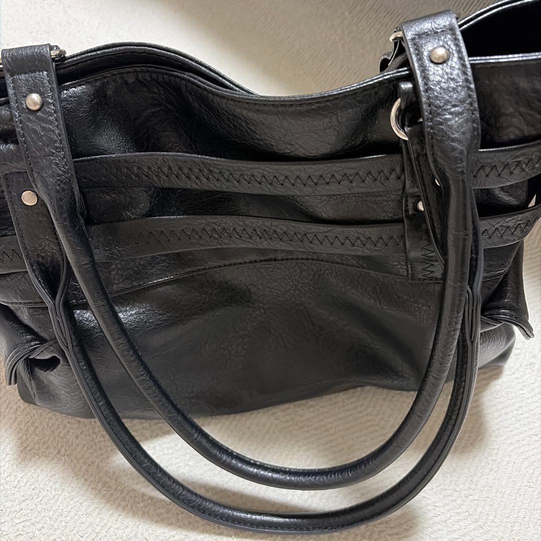 SQUARELINE ショルダーバッグ ブラック