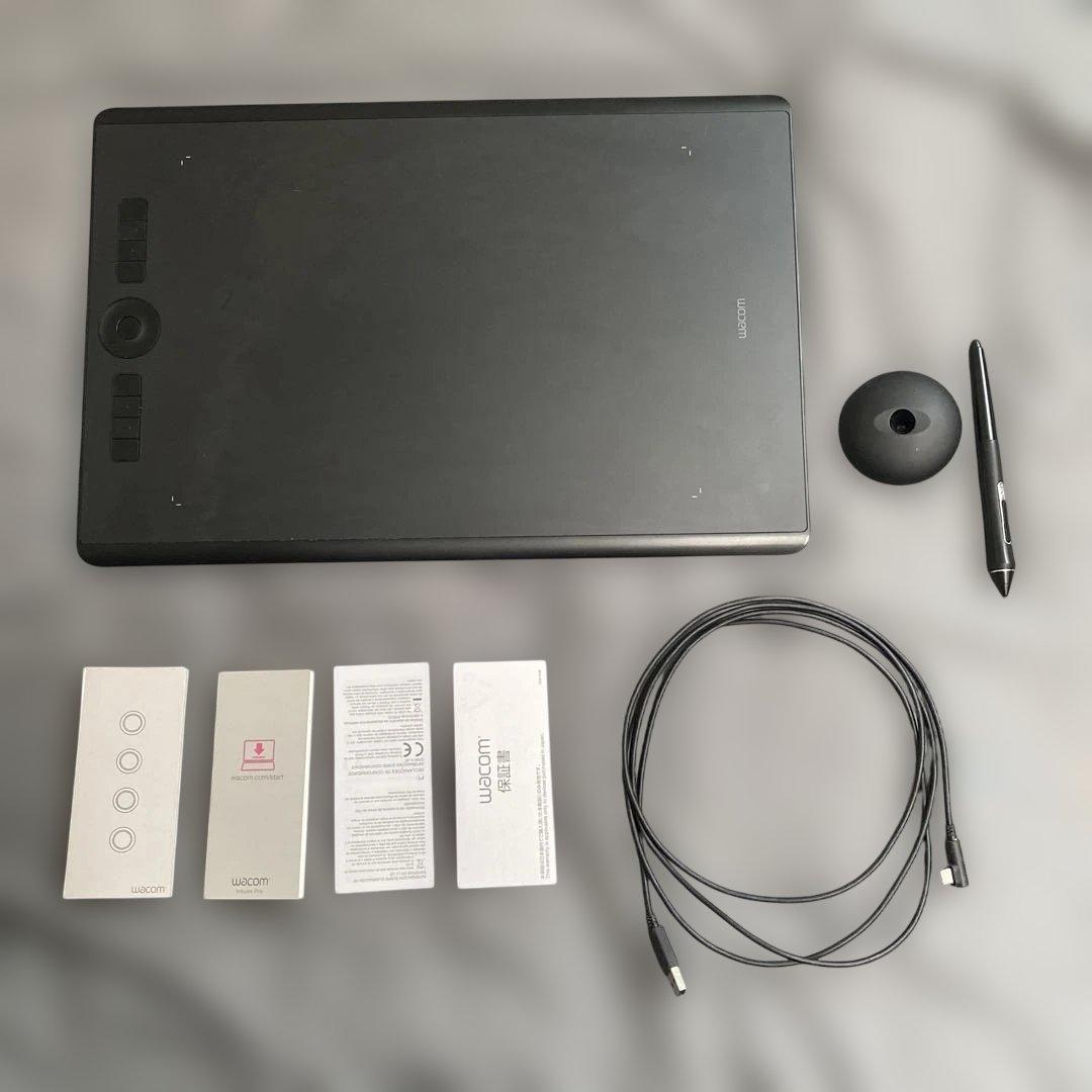 wacom intuos pro large(ペンの銀色の部分割れあり)