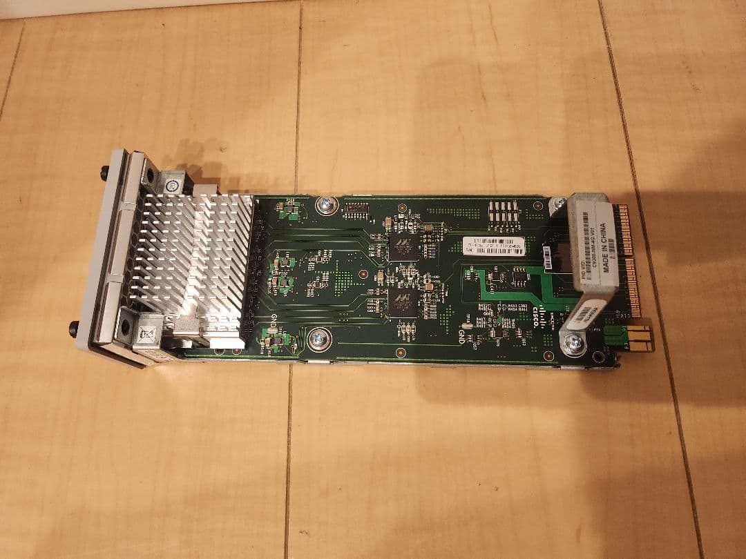 Cisco C9300-NM-4G ネットワークモジュール