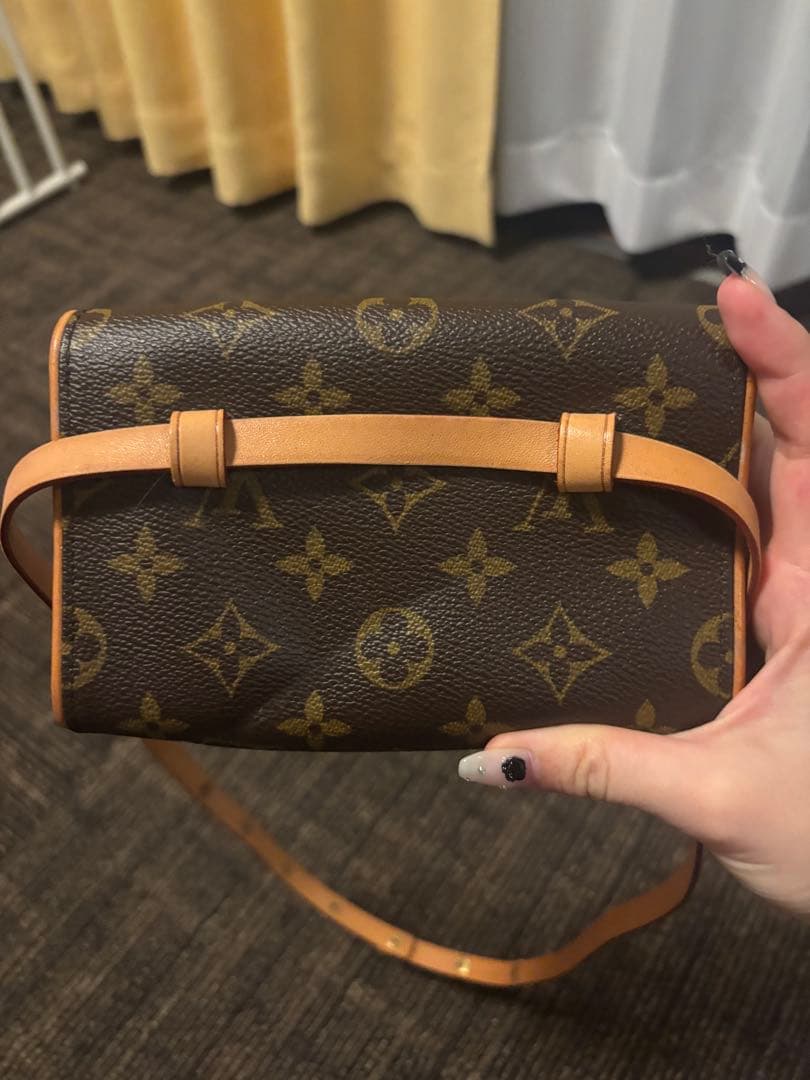 LOUIS VUITTON モノグラム ボディバッグ