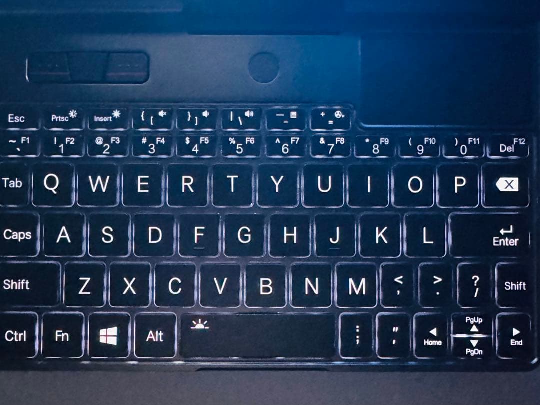 GPD Pocket 3 N6000/8GB/512GB 8型2in1 UMPC