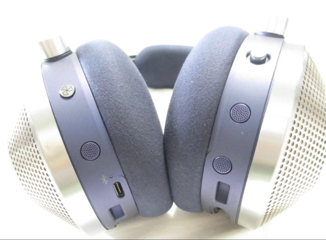 美品ダイソン　ゾーン　ワイヤレスヘッドフォンDyson Zone