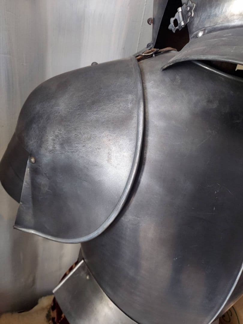 西洋甲冑　甲冑　鎧　プレートアーマー　上半身のみ