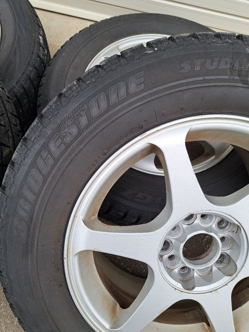 215/60R16 ブリザック スタッドレスタイヤ