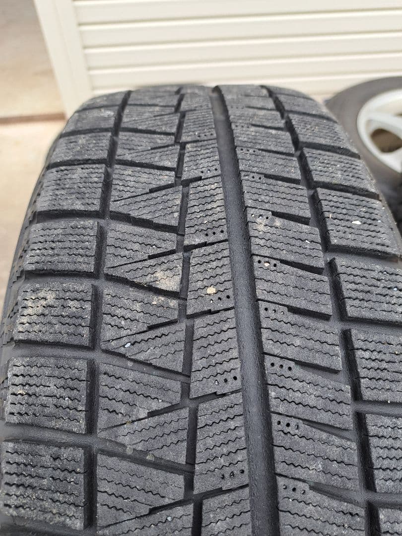 215/60R16 ブリザック スタッドレスタイヤ