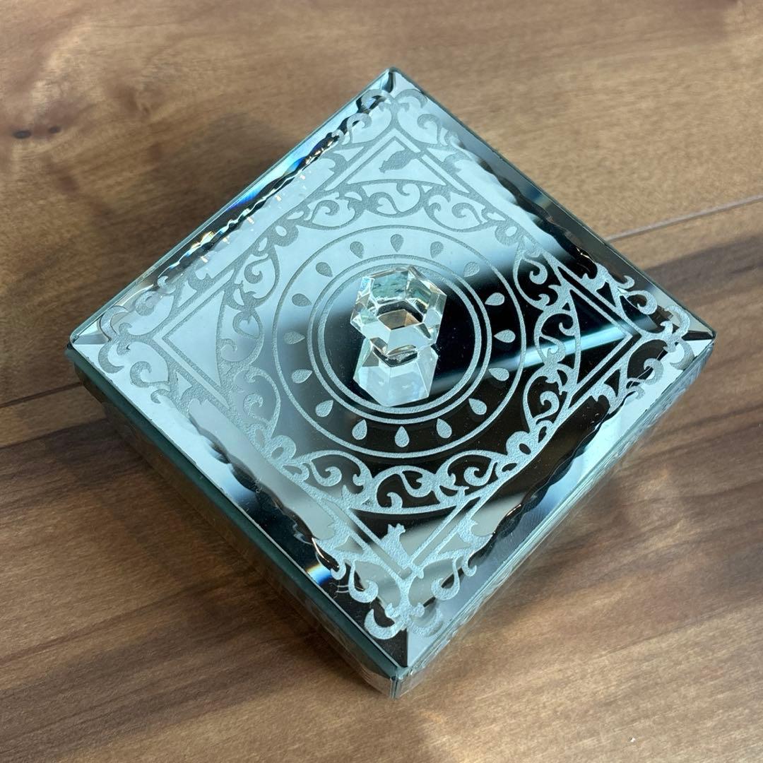 【美品・非売品】ジルスチュアート　ガラスコスメ収納　引き出し・フタ付きケース