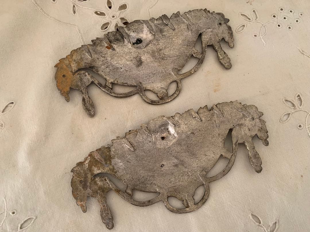 フランスアンティーク　飾りもの　金属製　2個セット　ブロカント