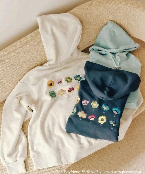 コラボ フラワープルオーバーフーディー boyfriend ニコアンド M