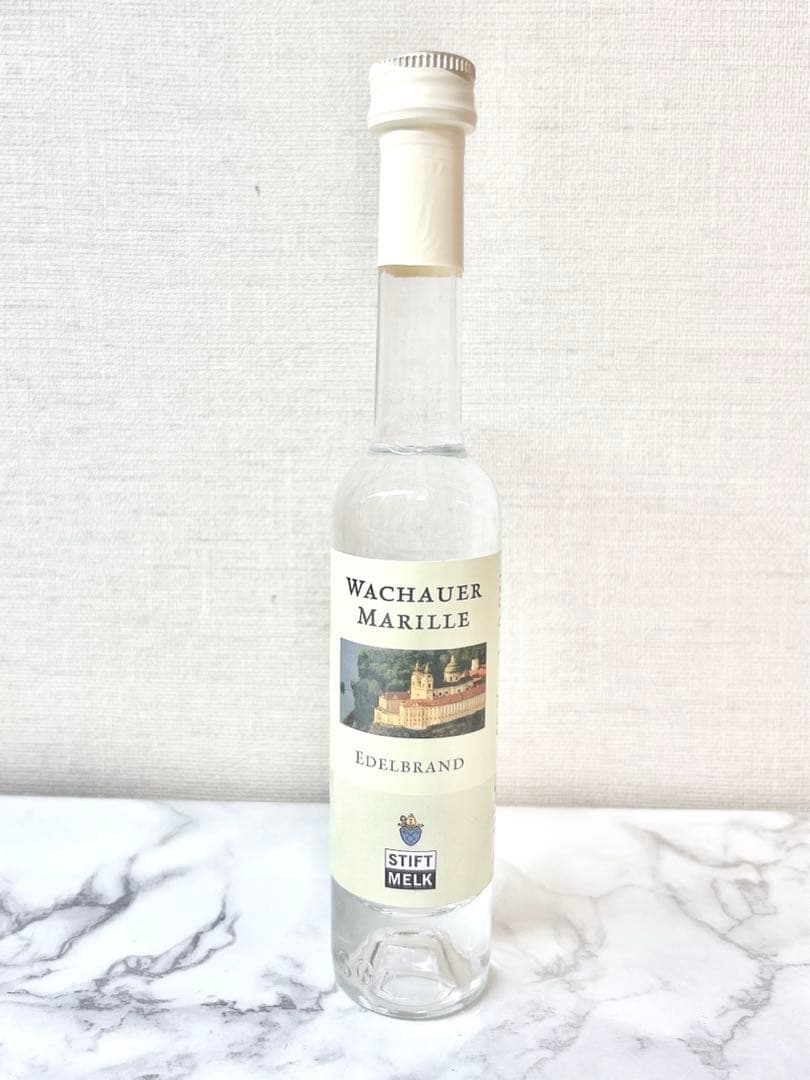 オーストリア　バハウ　修道院　杏子のリキュール　度数40パーセント　インテリア