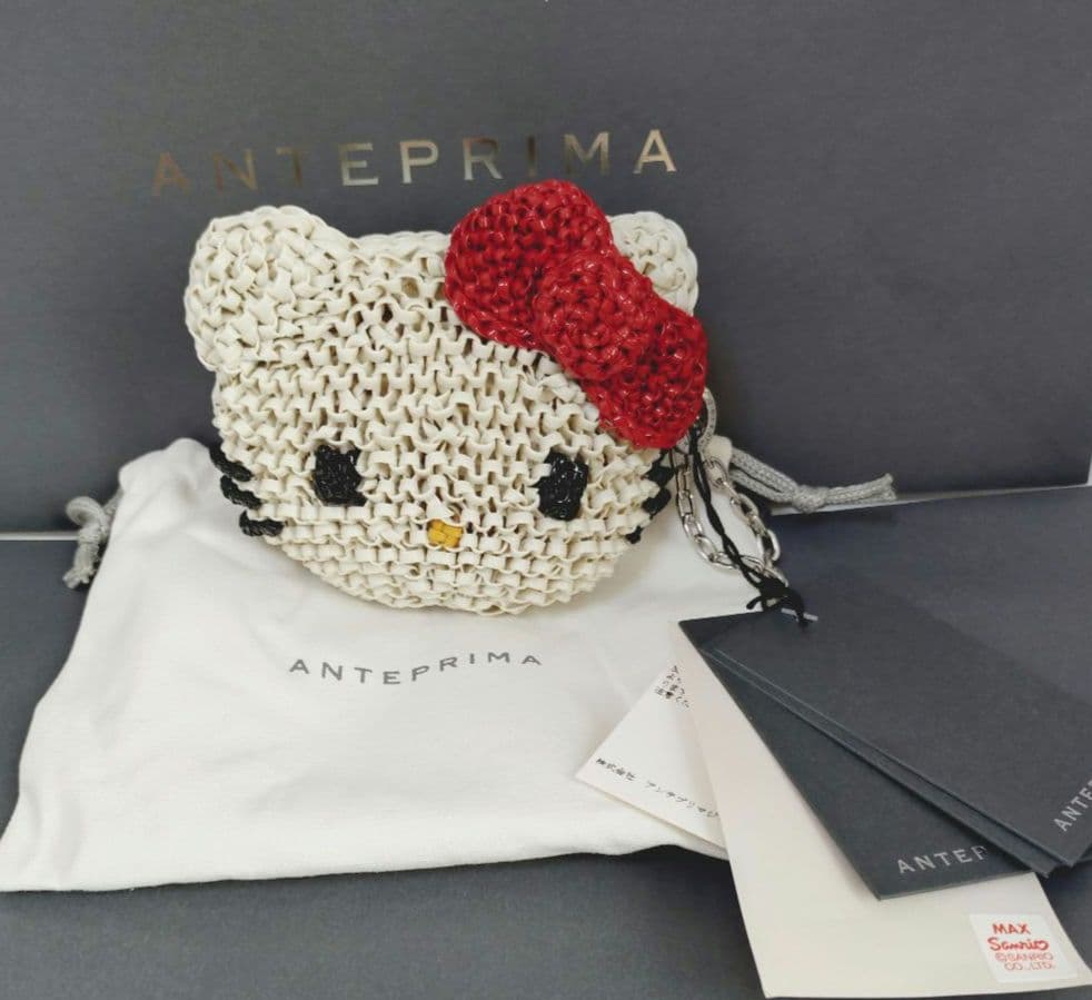 ANTEPRIMA ハローキティ チャームポーチホワイト未使用タグ付き