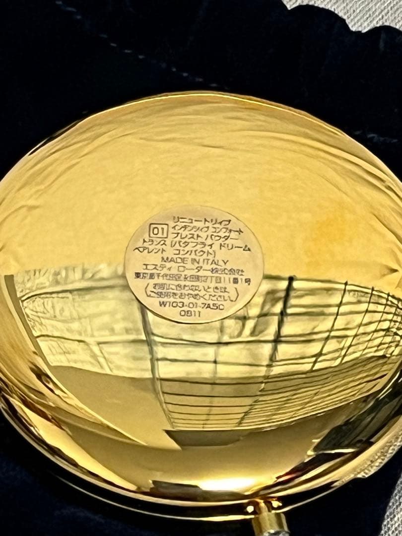 未使用箱付レア❤︎エスティローダー限定蝶モチーフコンパクト❤︎定価23000円