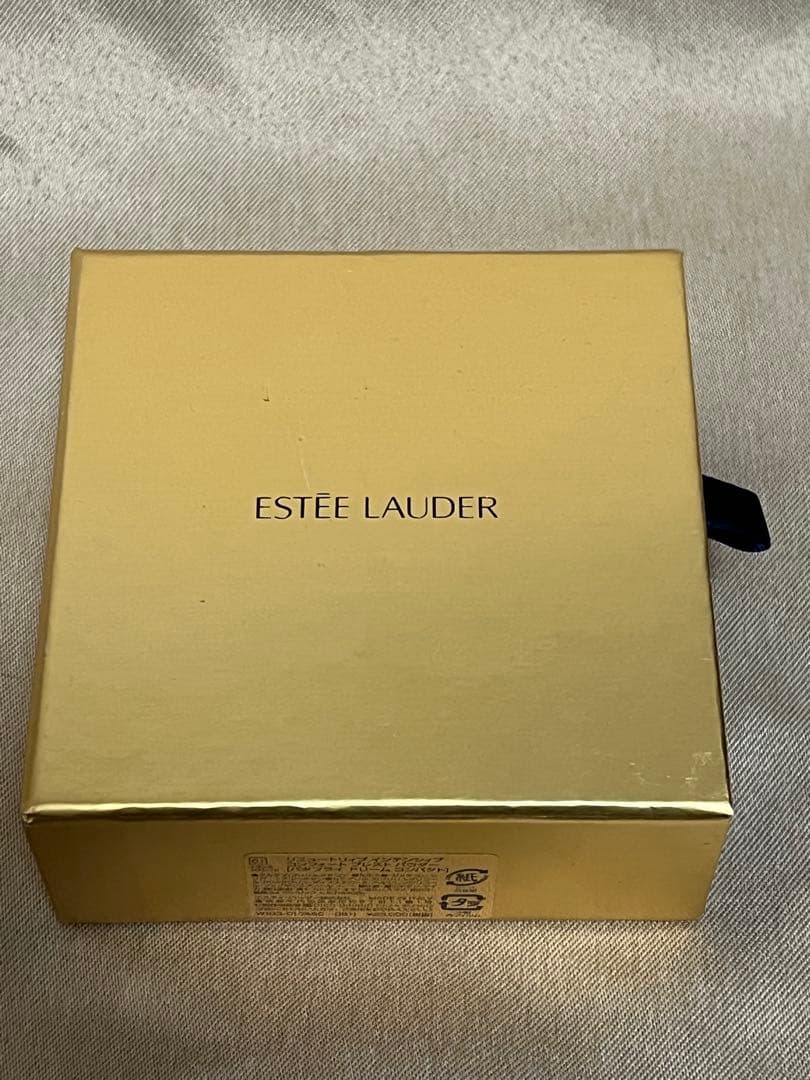 未使用箱付レア❤︎エスティローダー限定蝶モチーフコンパクト❤︎定価23000円