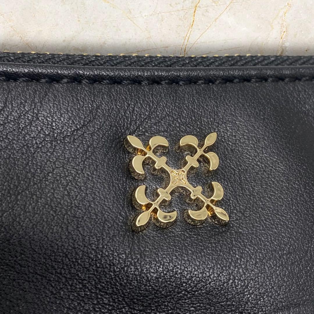 未使用 russet ラシット ブラック カラビナ付き ソフトレザーマルチケース