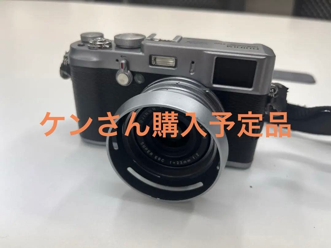 Fujifilm X100 レンジファインダーデジタルカメラ　シャッター数428