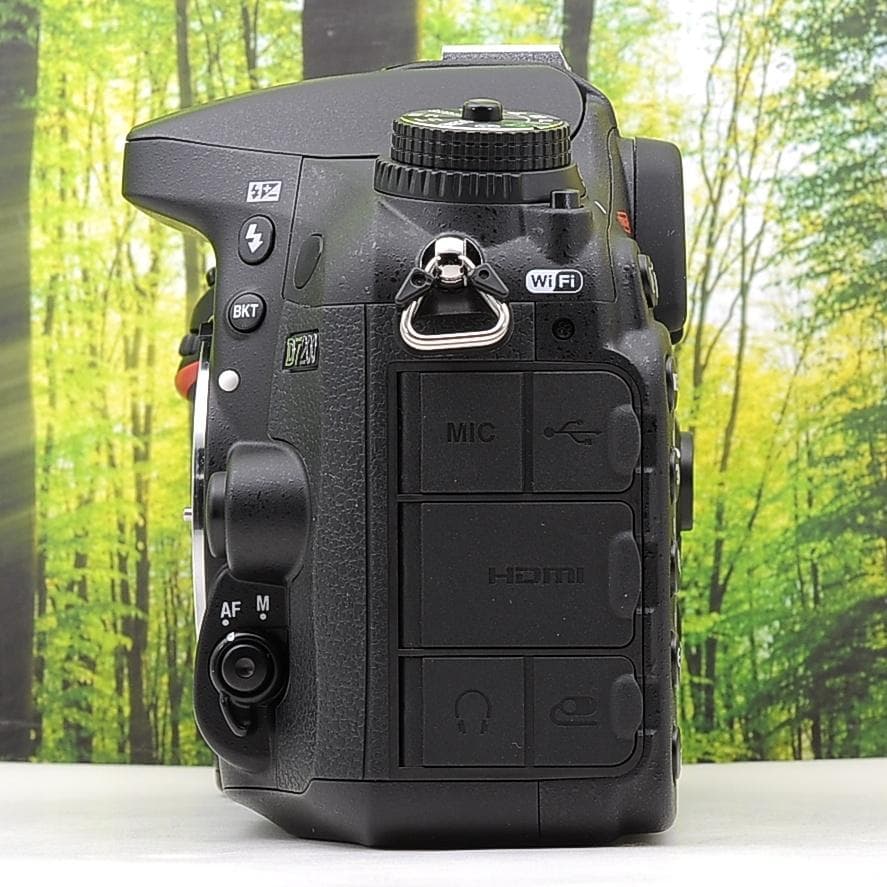 ショット数1309枚！Nikon D7200 ボディ☆WiFi搭載の高性能中級機