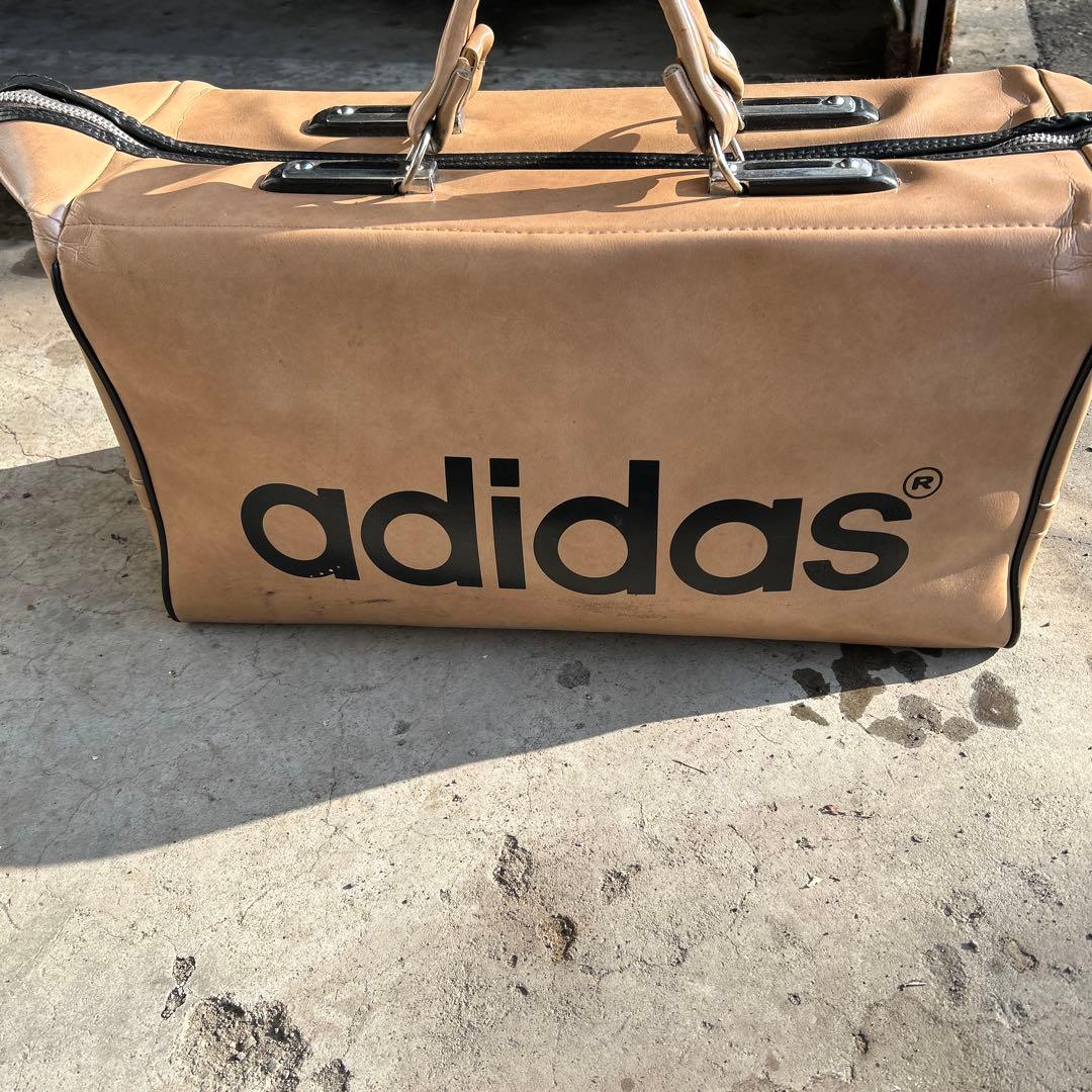 adidas ボストンバッグ ベージュ