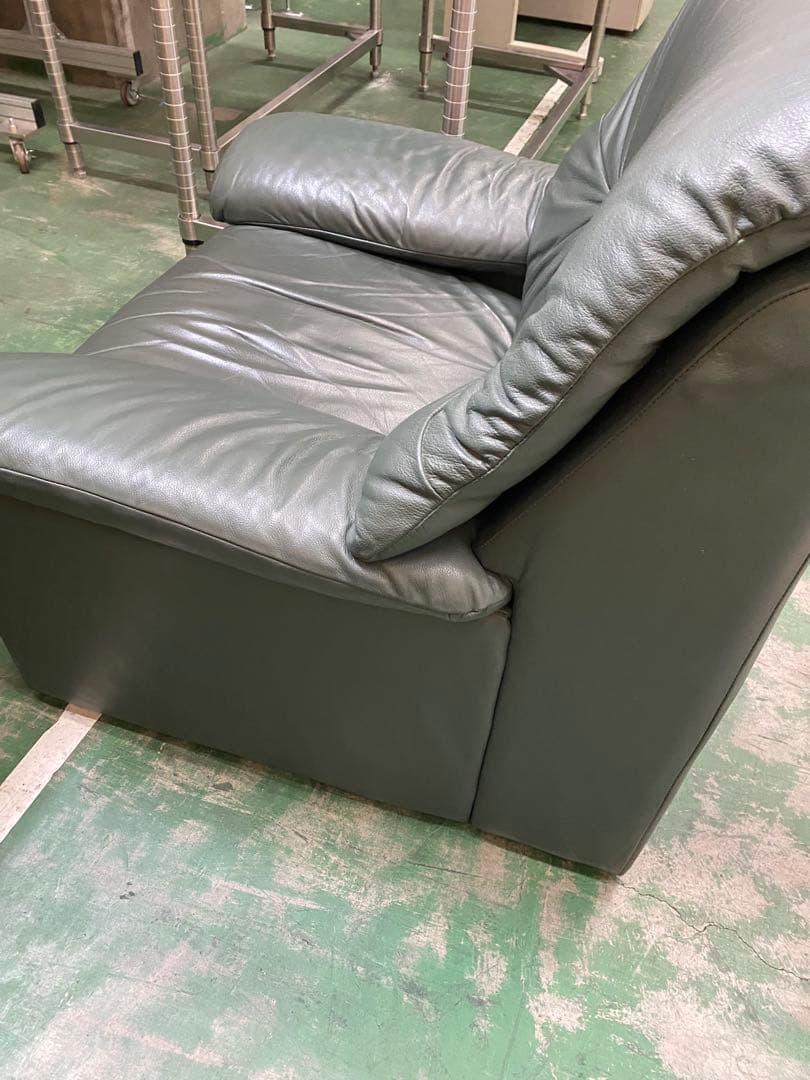 ブラックレザー 3人掛けソファ➕1人掛け2個