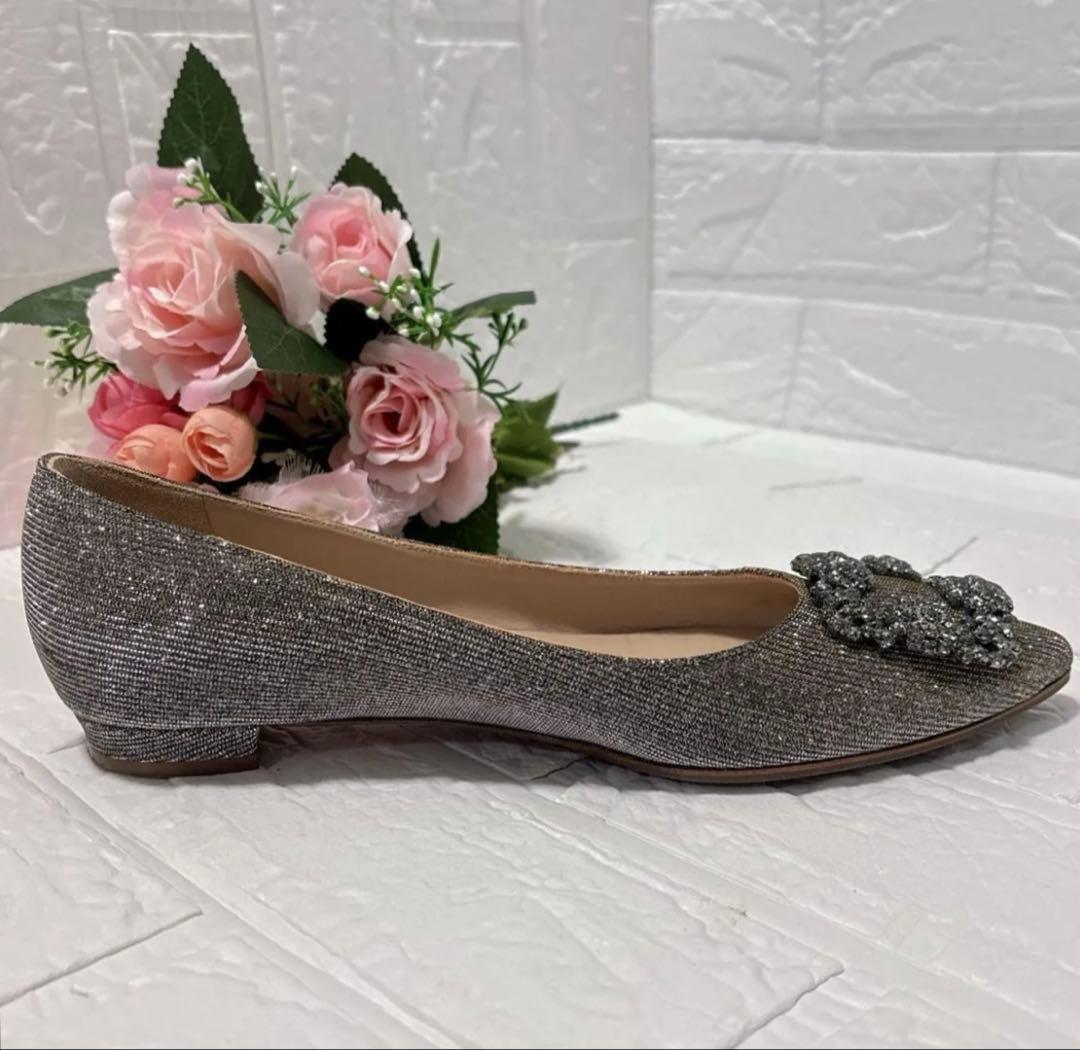 Manolo Blahnik ハンギシ　フラット　希少　シルバーゴールド 玉虫色