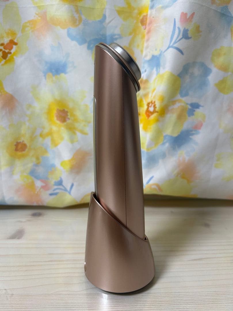 【動作確認済み！】YA-MAN美顔器 ゴールド 充電スタンド付き