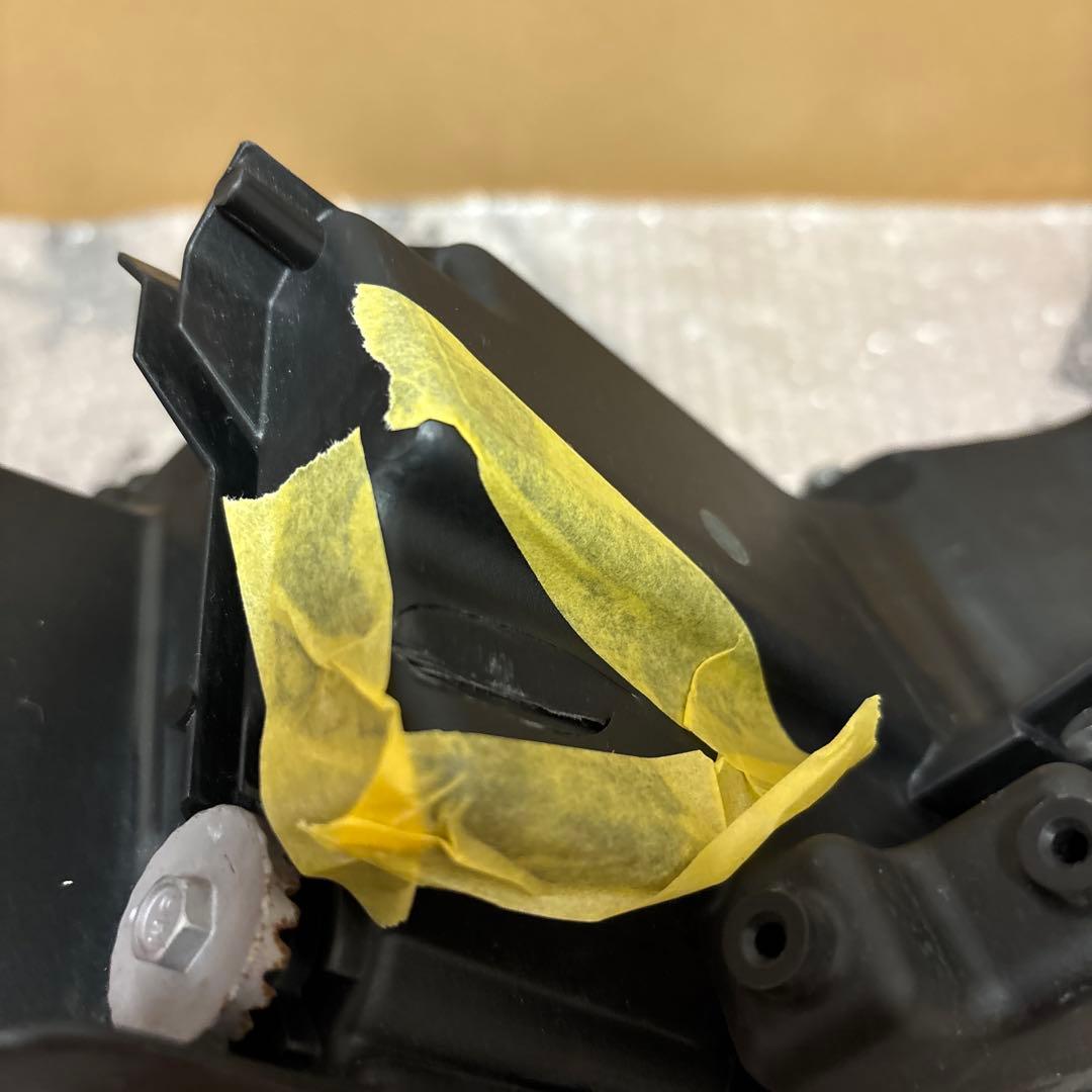 トヨタプリウス phvヘッドライト左