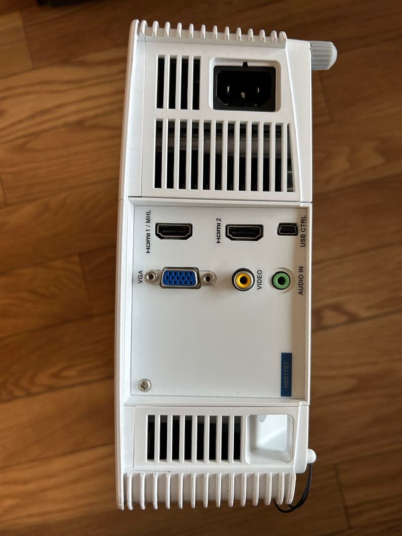 Acer H6517ST 超単焦点　プロジェクター　フルHD