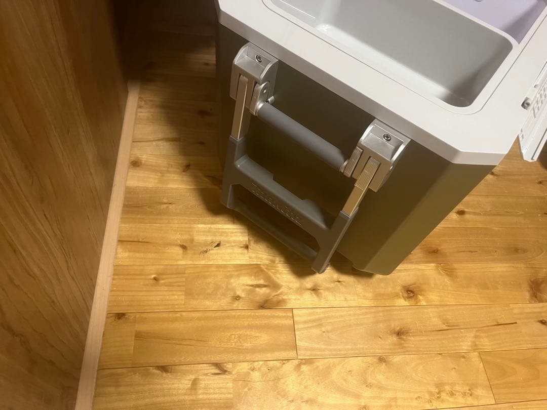 マキタ冷蔵後CW002GZO 50㍑　オリーブ