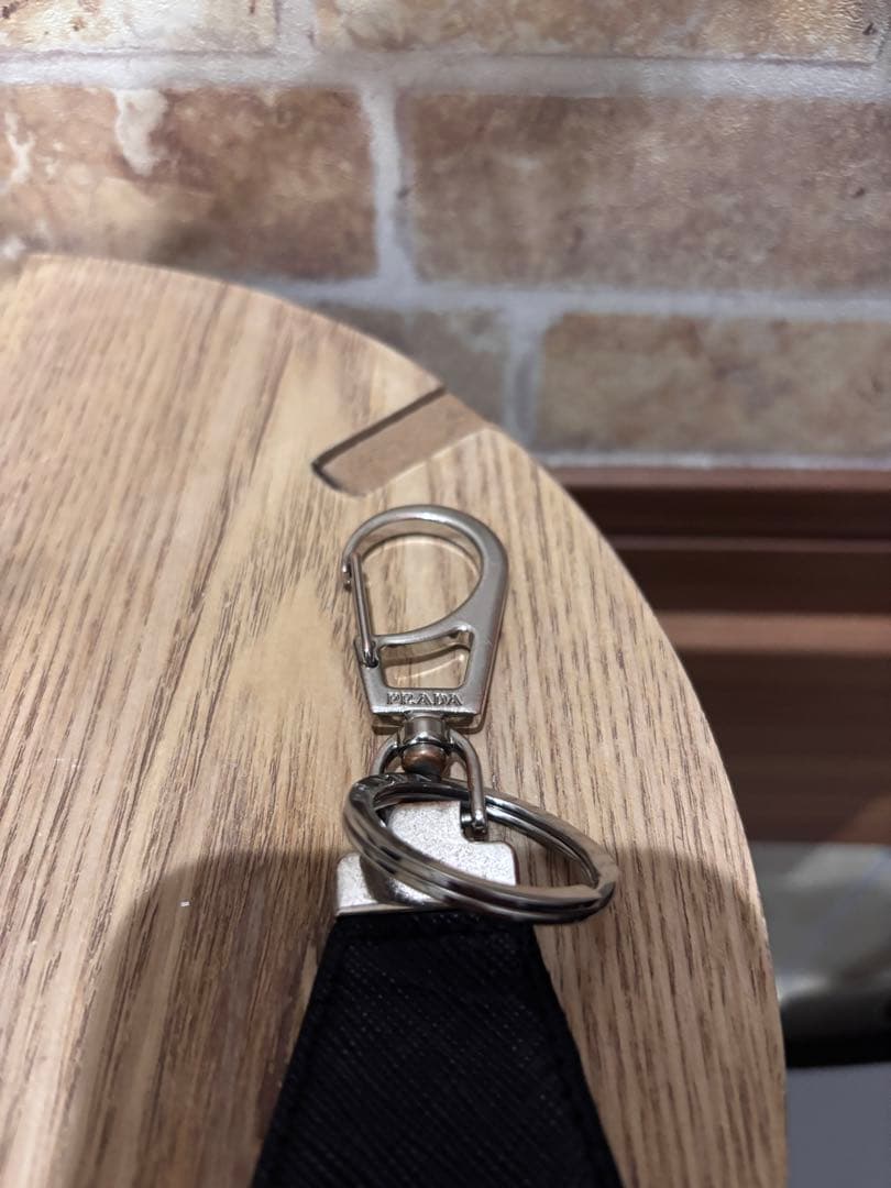 PRADA ブラック キーホルダー