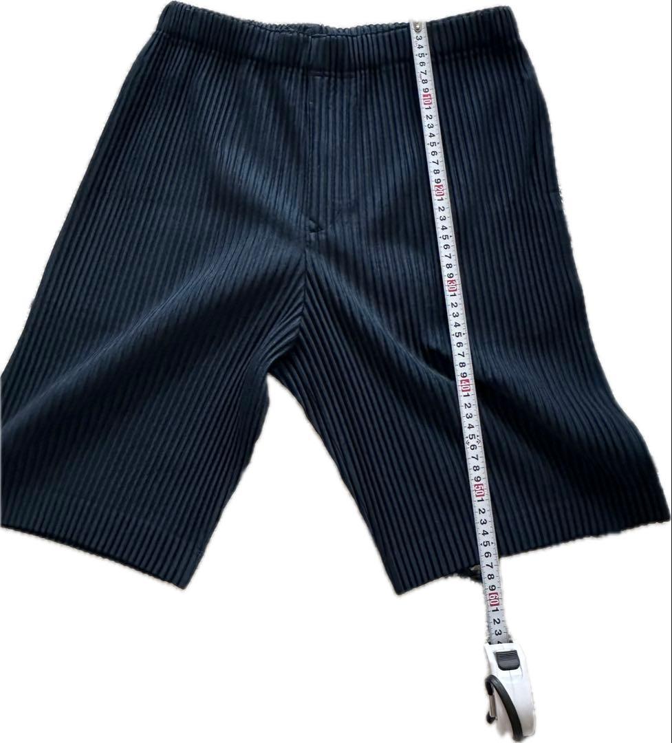 HOMME PLISSE ダークブルー ストライプ ショートパンツ